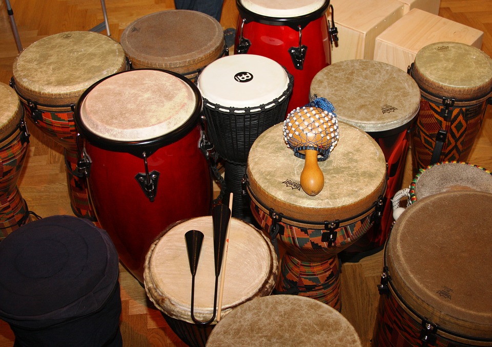 afrykańskie instrumenty muzyczne djembe